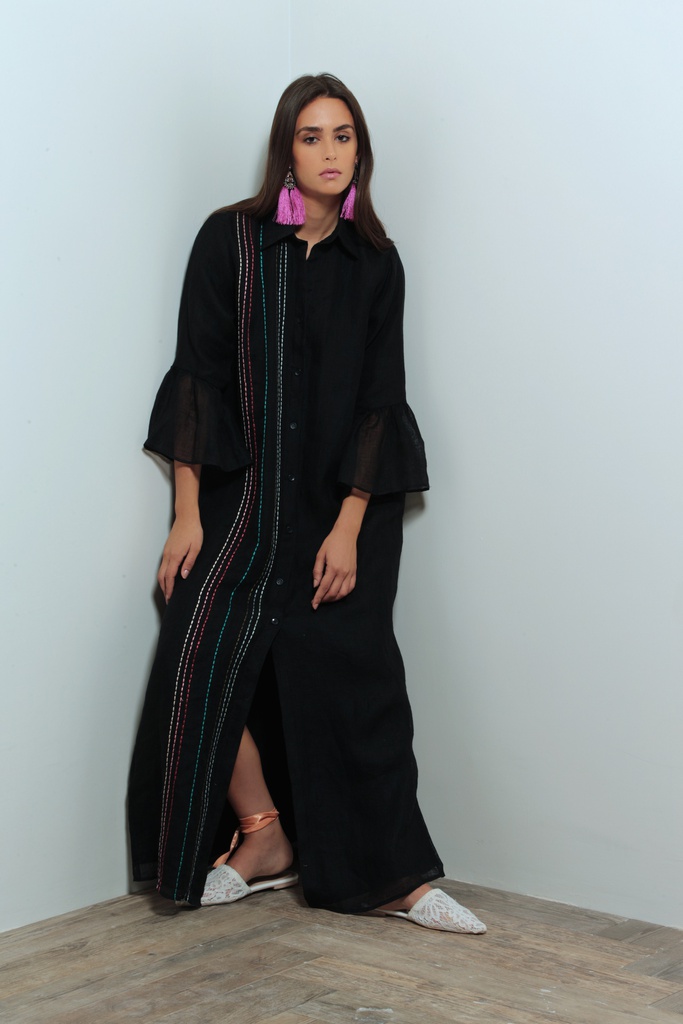 زر من الكتان الأسود للأسفل