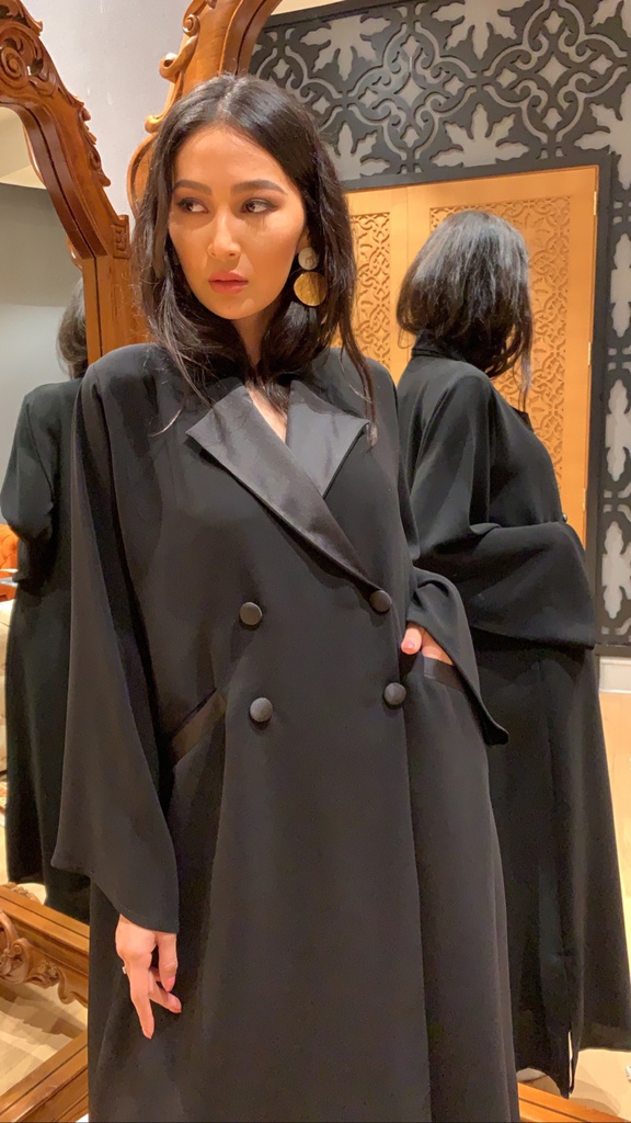 The silk collar with pockets abaya (hazm)